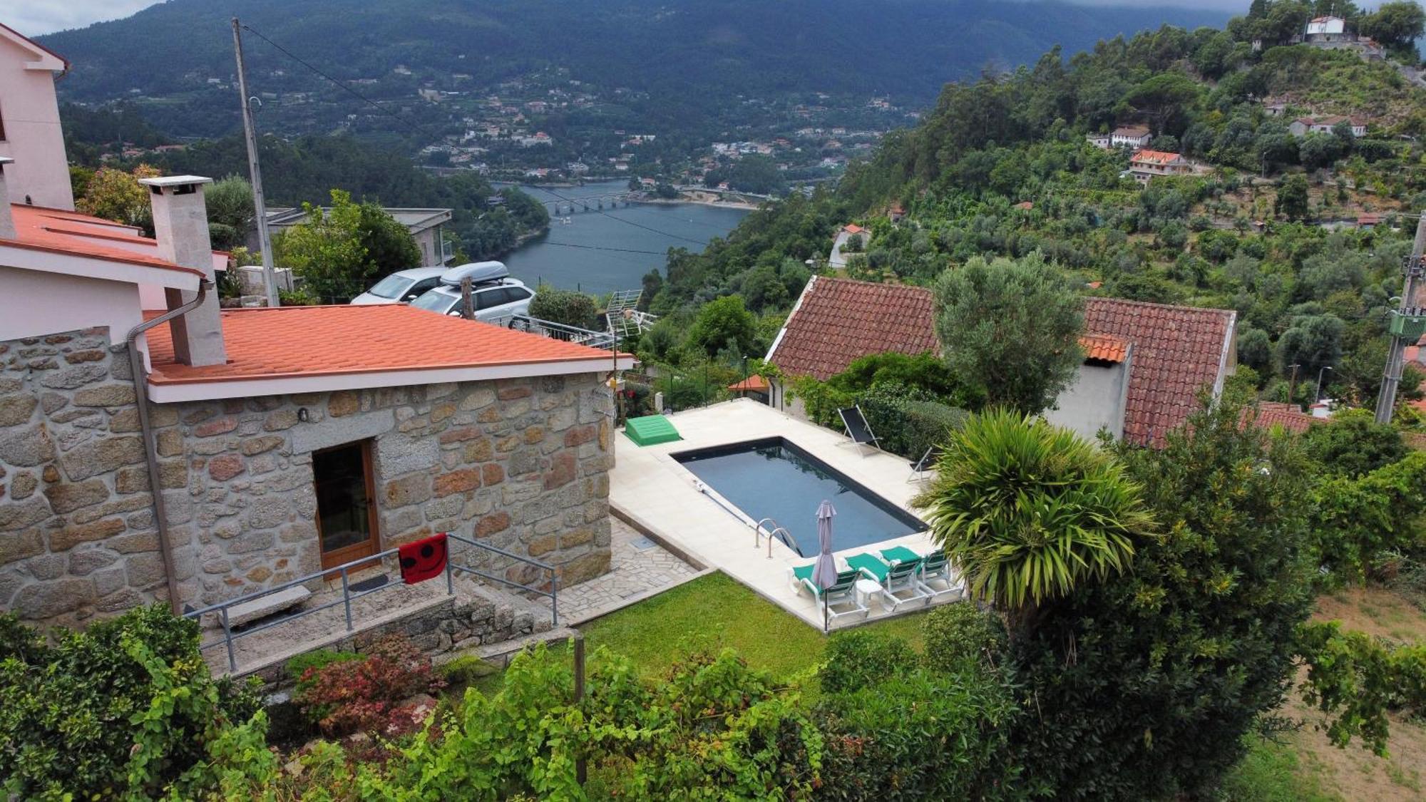 Casa da Lage - Piscina sazonal - Lareiras - Vistas rio - Gerês Vila Exterior foto